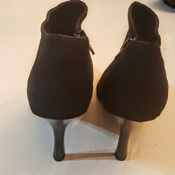 Qupid Black Suede Ankle Boots size 6 Pointed Toes - Picture 4 of 6